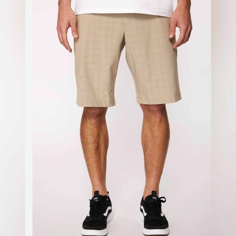 Hang Ten Men’s Wharf 21” hybrid khaki shorts size 34